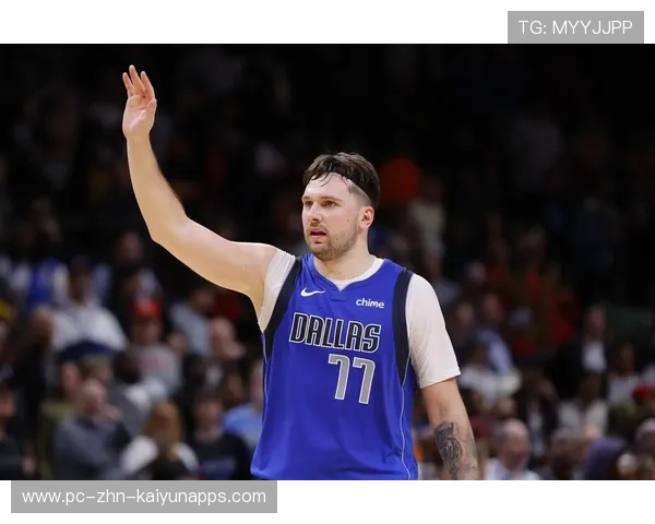 东契奇压哨投篮太准了,独行侠主场炸裂